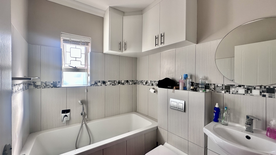 2 Bedroom Property for Sale in Lovemore Heights Estate Eastern Cape